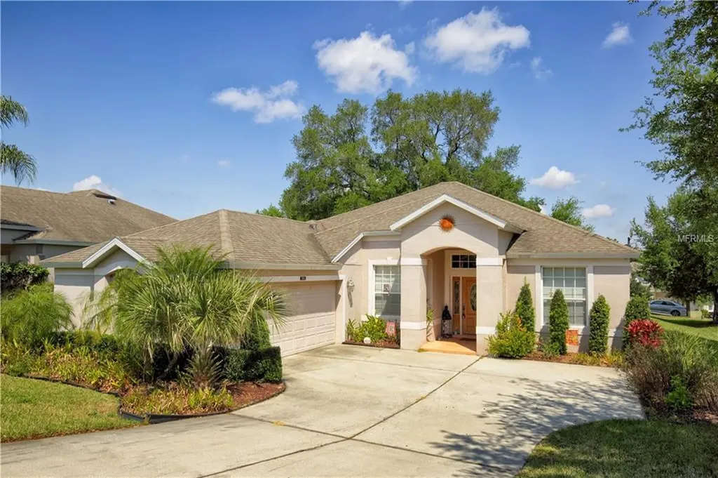 285 Maudehelen Street Apopka FL 32703