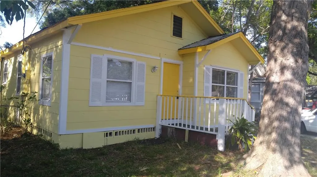 1077 Highland Street Sarasota FL 34234