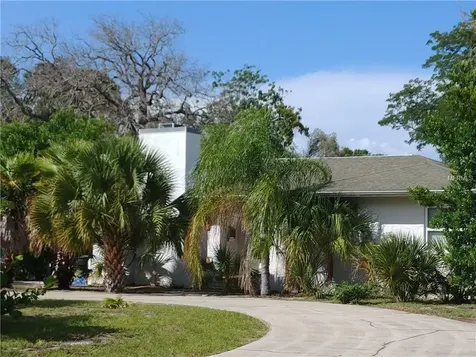 749 Jasmine Way S St Petersburg FL 33705