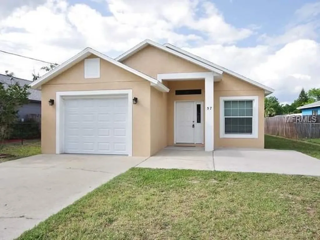 57 W 8th Street Apopka FL 32703