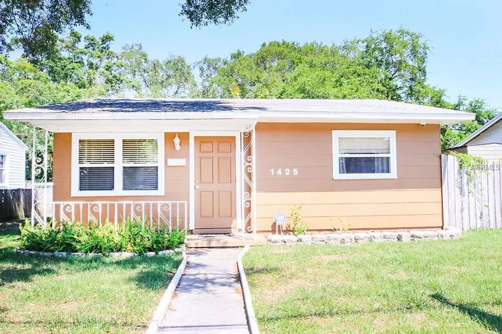 1425 38th Avenue N St Petersburg FL 33704