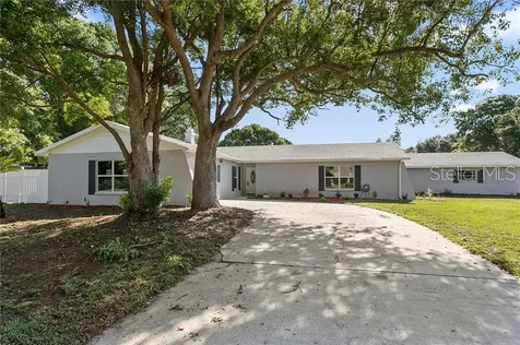 15601 Woodway Drive Tampa FL 33613
