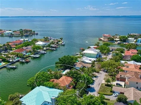 2413 S Dundee Street Tampa FL 33629