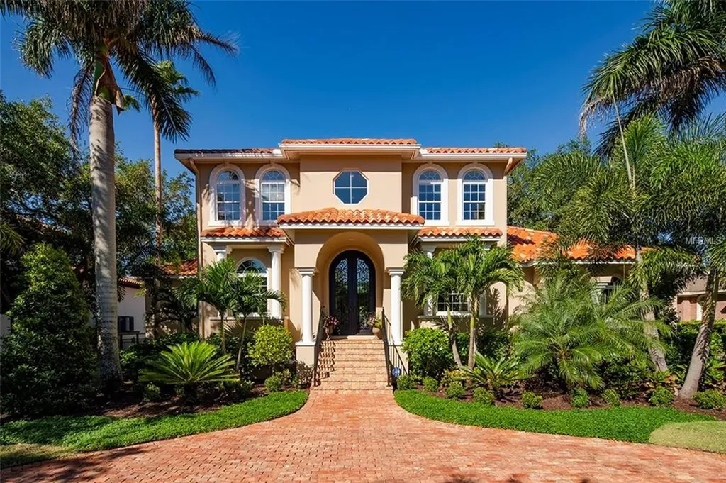 2601 N Dundee Street Tampa FL 33629