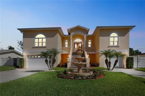 301 79th Avenue NE St Petersburg FL 33702