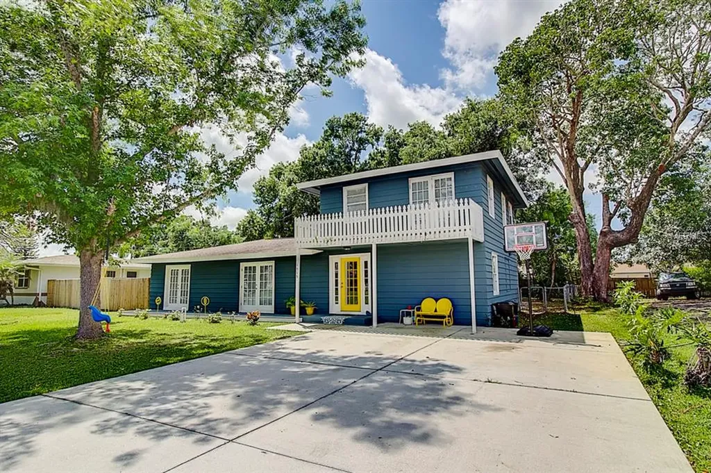 1515 Francis Avenue Sarasota FL 34232