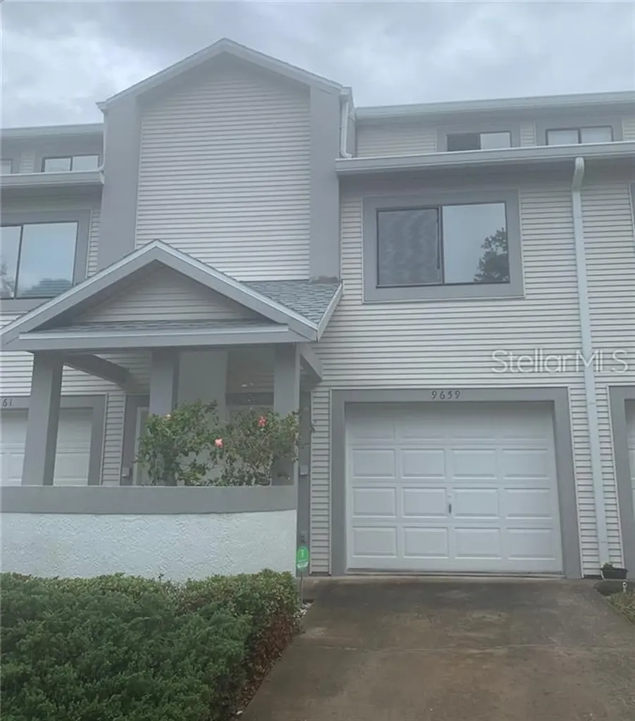 9659 Tara Cay Court Seminole FL 33776