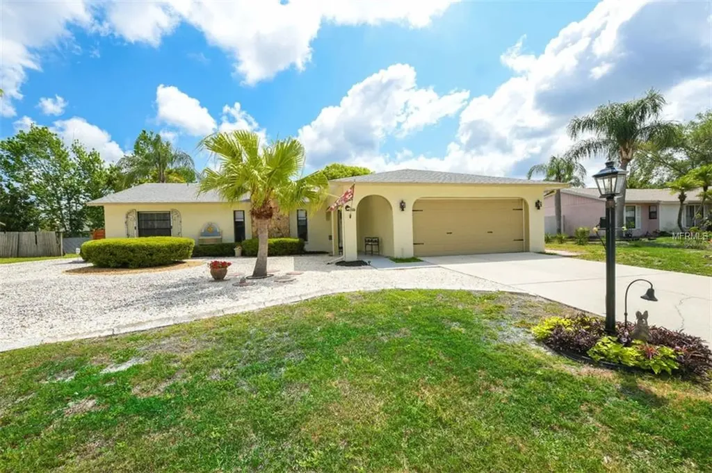 7305 Arcturas Drive Sarasota FL 34243