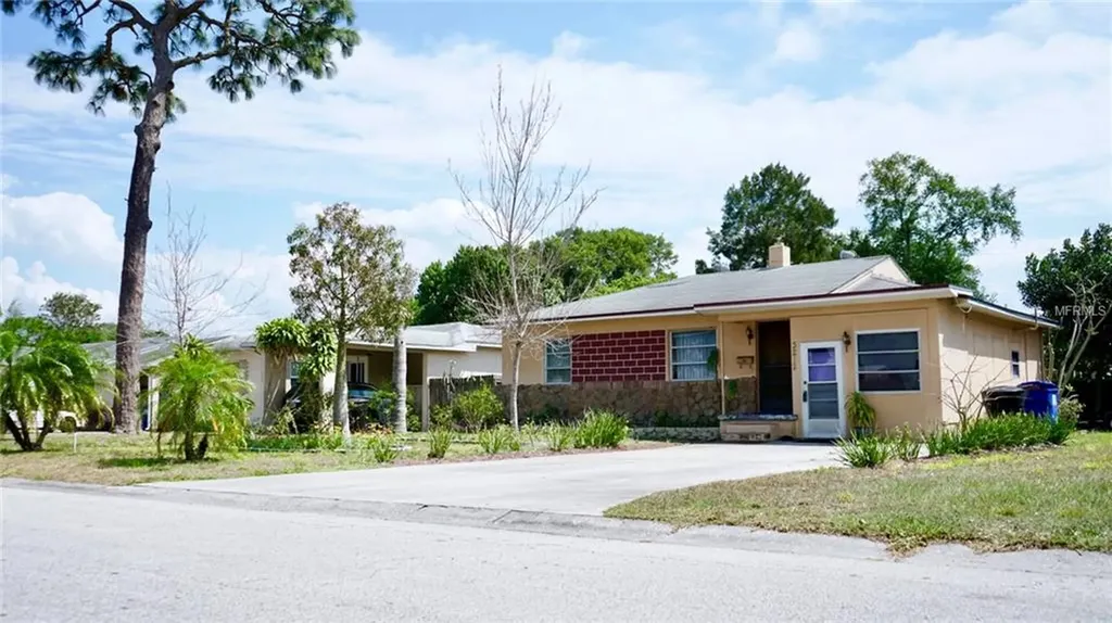 3212 33rd Avenue N St Petersburg FL 33713