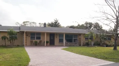 354 Belle Ayre Drive Mount Dora FL 32757