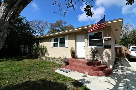 2135 24th Avenue N St Petersburg FL 33713