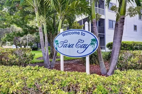 9483 Tara Cay Court Seminole FL 33776