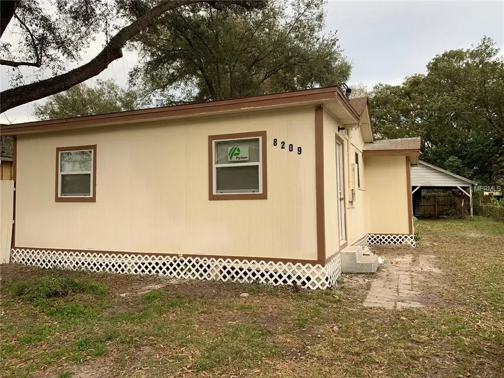 8209 N Semmes Street Tampa FL 33604