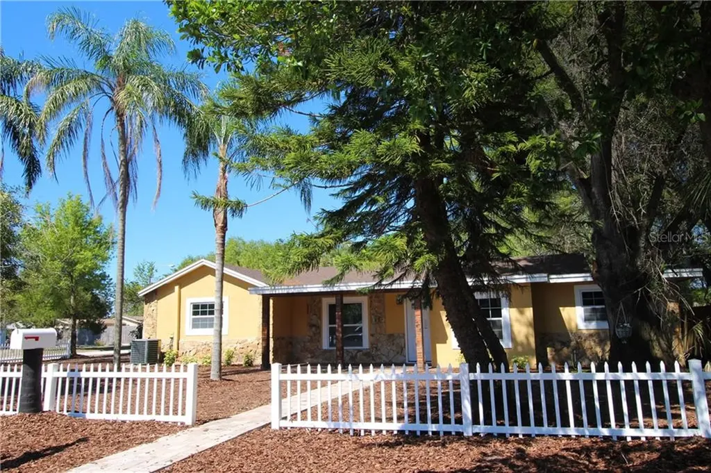 6749 4th Avenue N St Petersburg FL 33710