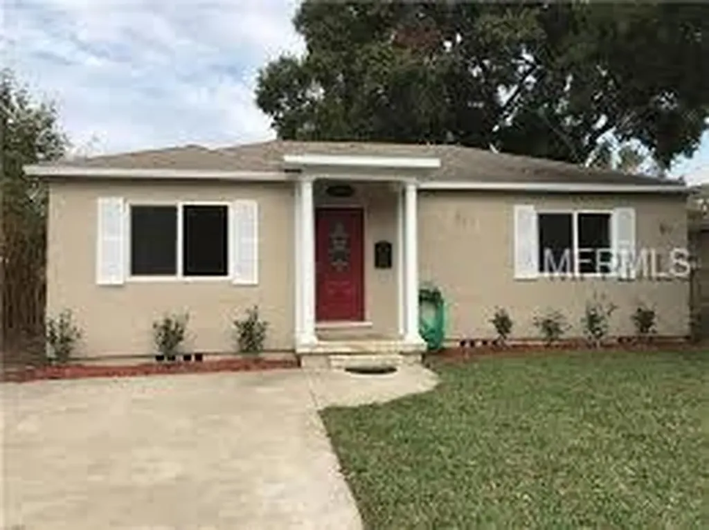 2827 15th Avenue N St Petersburg FL 33713