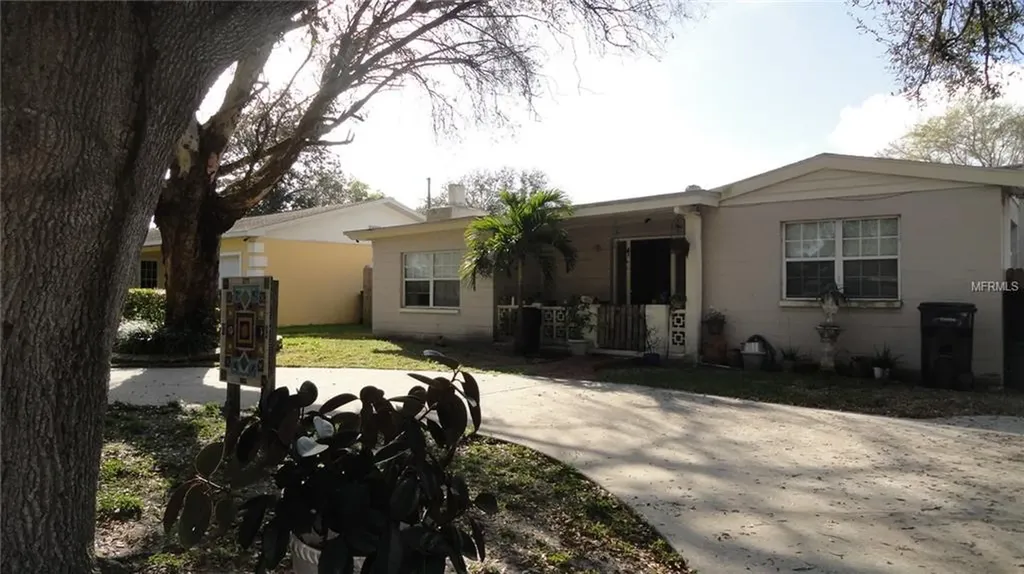 5298 47th Avenue N St Petersburg FL 33709