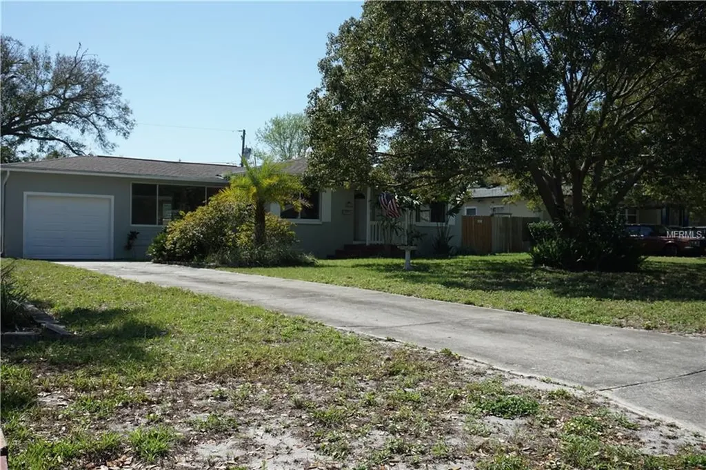 6032 Burlington Avenue N St Petersburg FL 33710