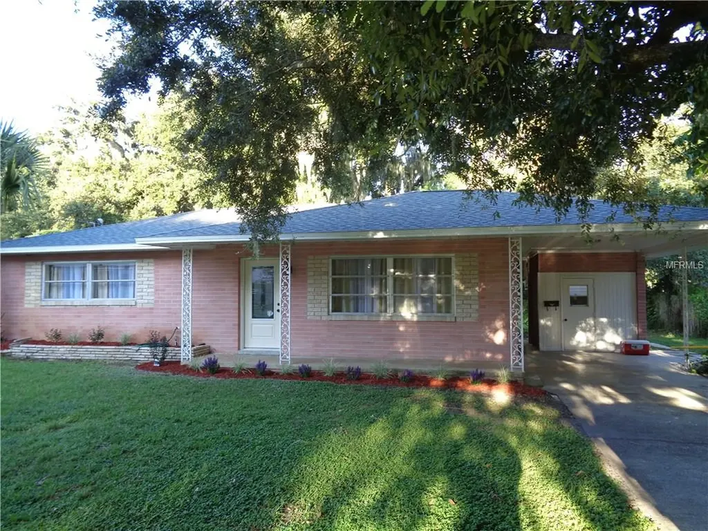 1215 Orange Avenue Tavares FL 32778