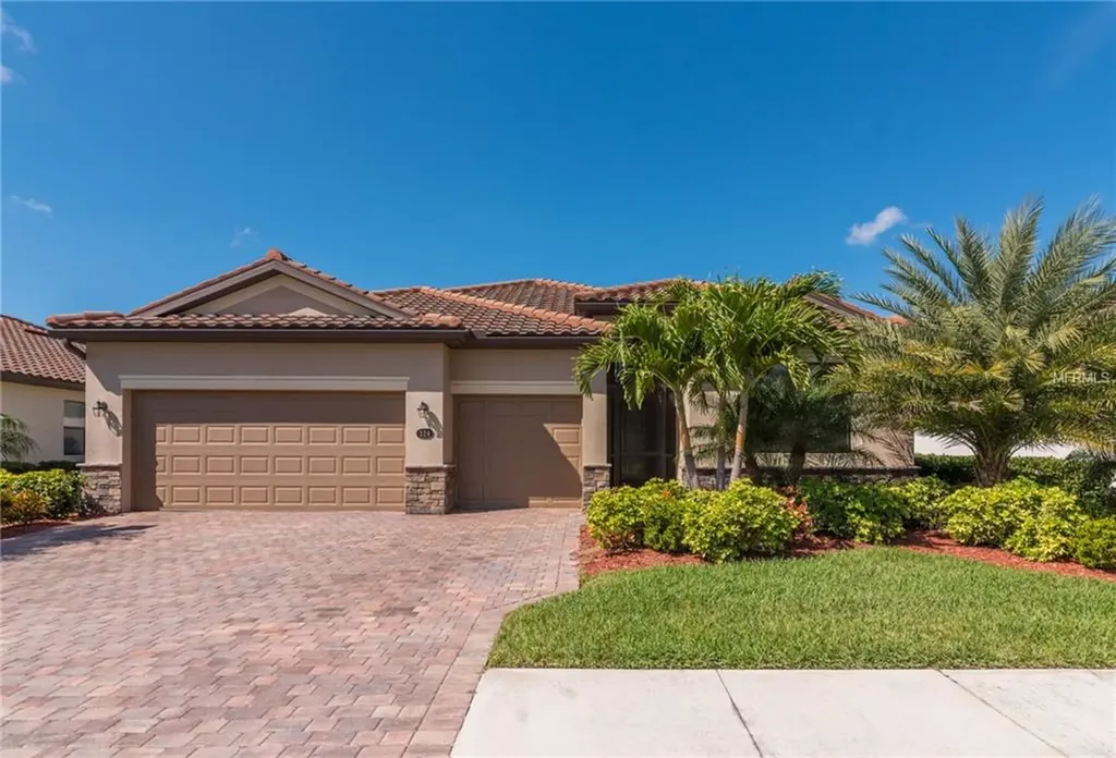 320 Whispering Palms Lane Bradenton FL 34212