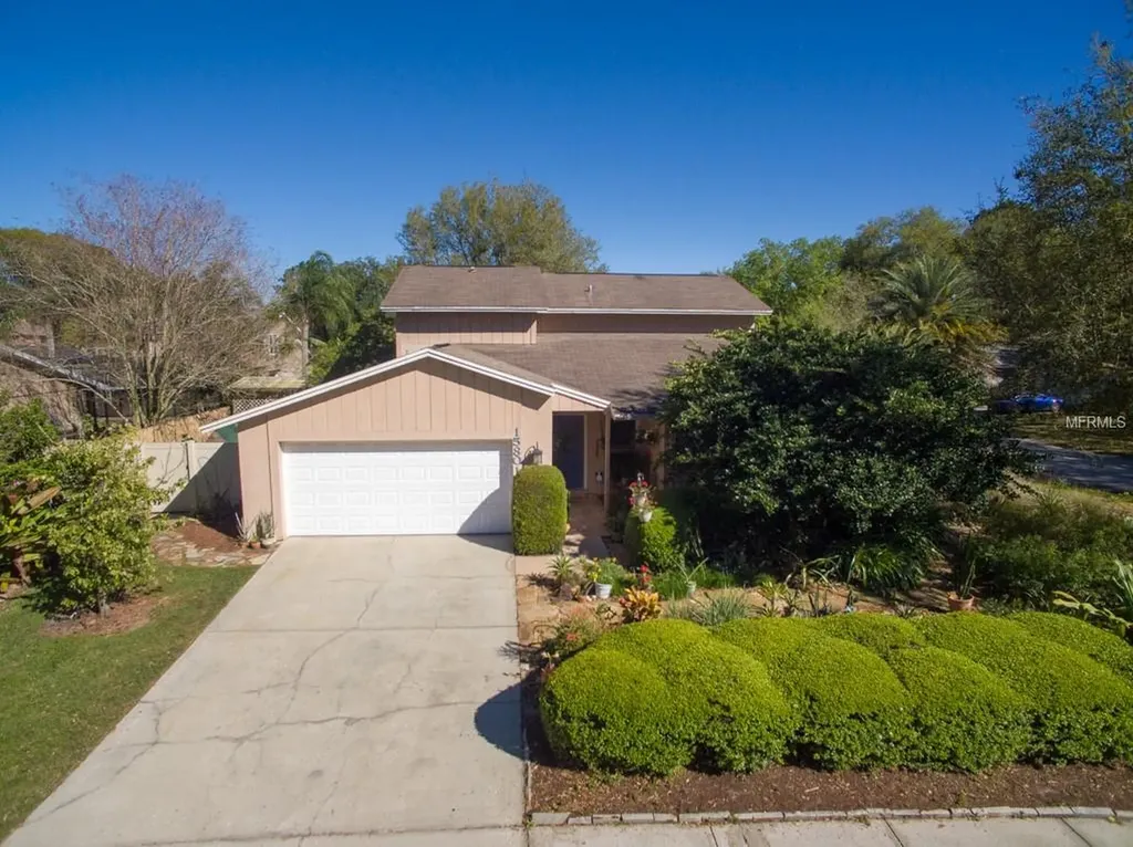 15801 Country Lake Drive Tampa FL 33624
