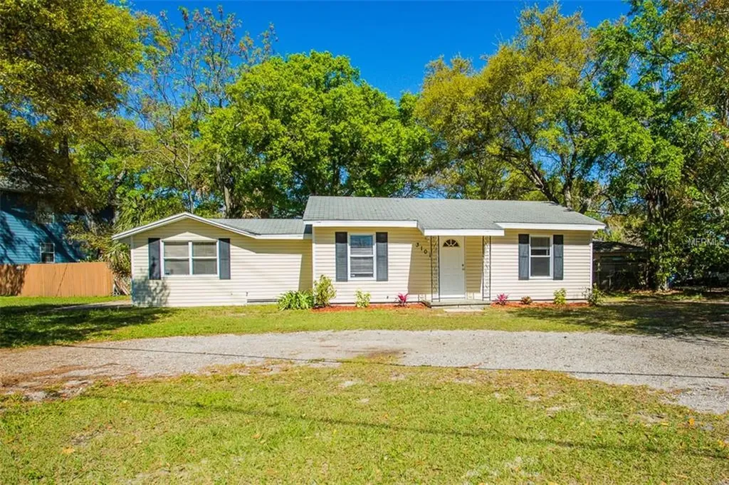 3101 W Van Buren Drive Tampa FL 33611