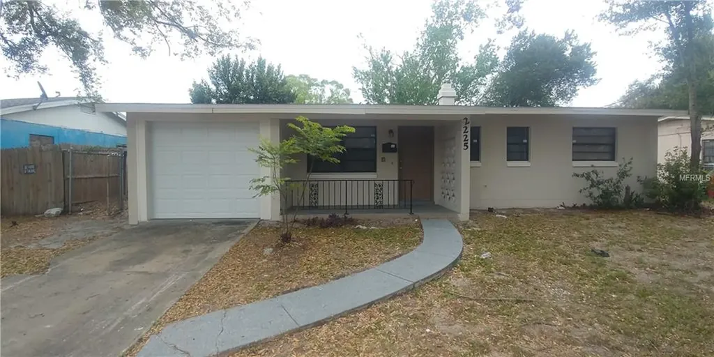 2225 Kingsland Avenue Orlando FL 32808
