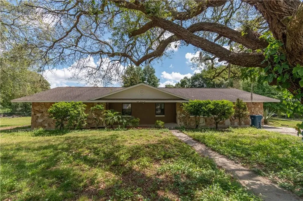 821 Helen Avenue Deland FL 32720