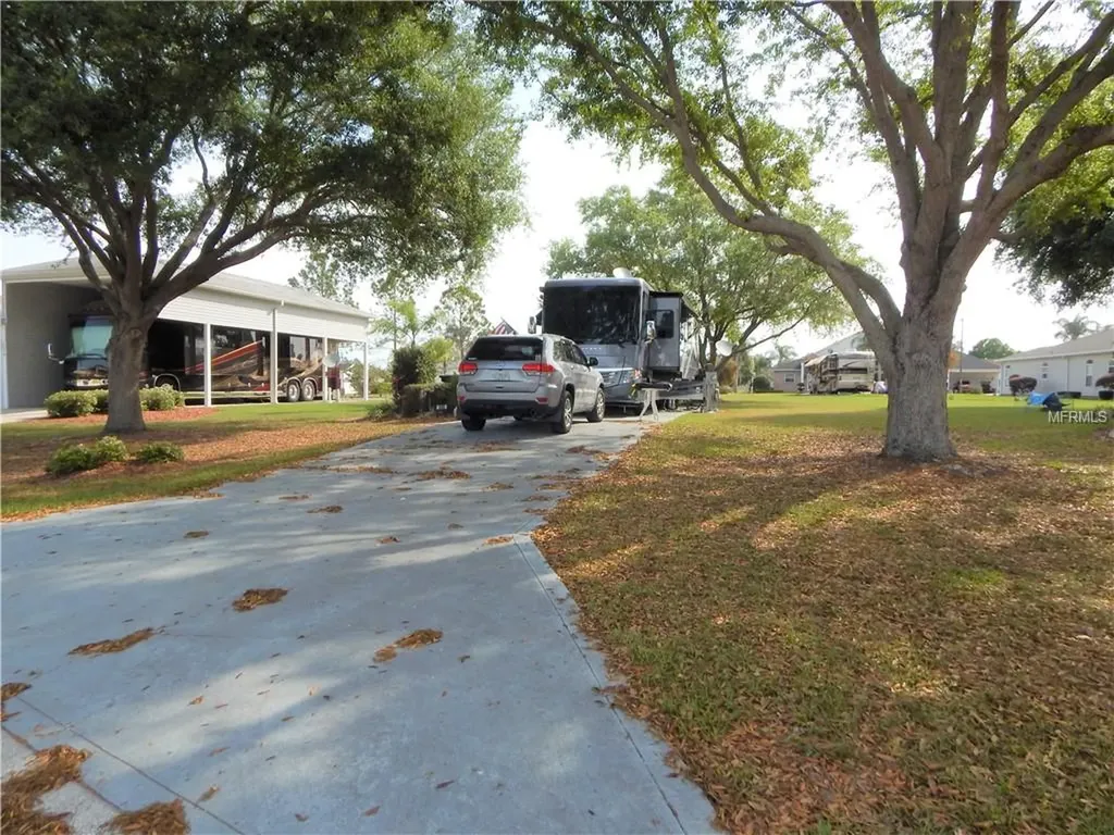 1086 Motorcoach Drive Polk City FL 33868