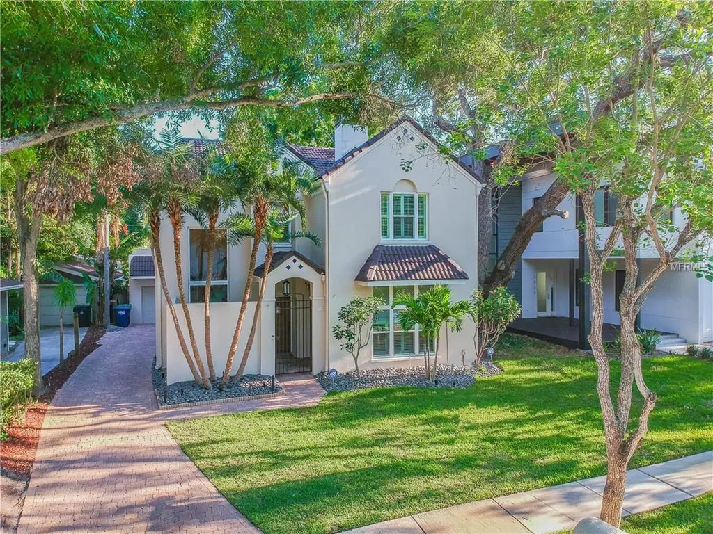 2918 W Bay Court Avenue Tampa FL 33611