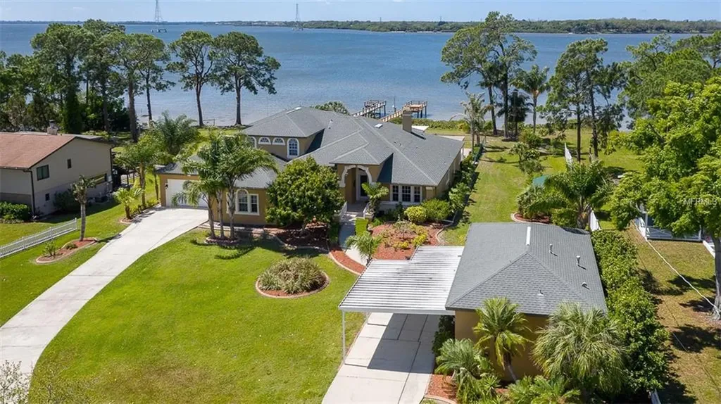 800 Shore Drive E Oldsmar FL 34677