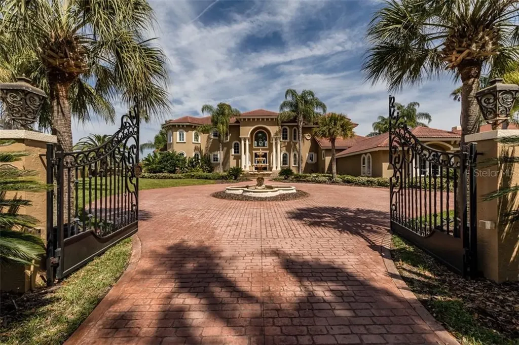 2115 N Watersedge Drive Crystal River FL 34429