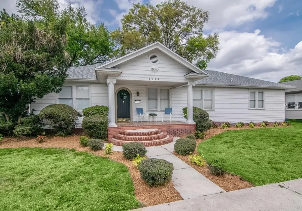 1919 W Carmen Street Tampa FL 33606