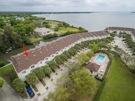 110 Brent Circle Oldsmar FL 34677