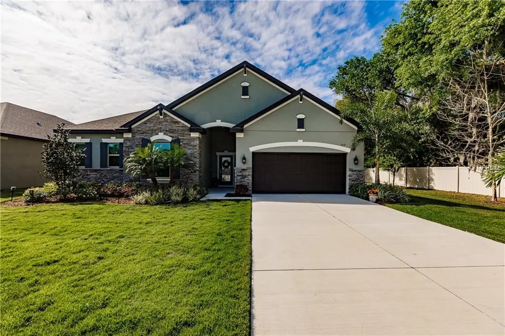 707 116th Court NE Bradenton FL 34212