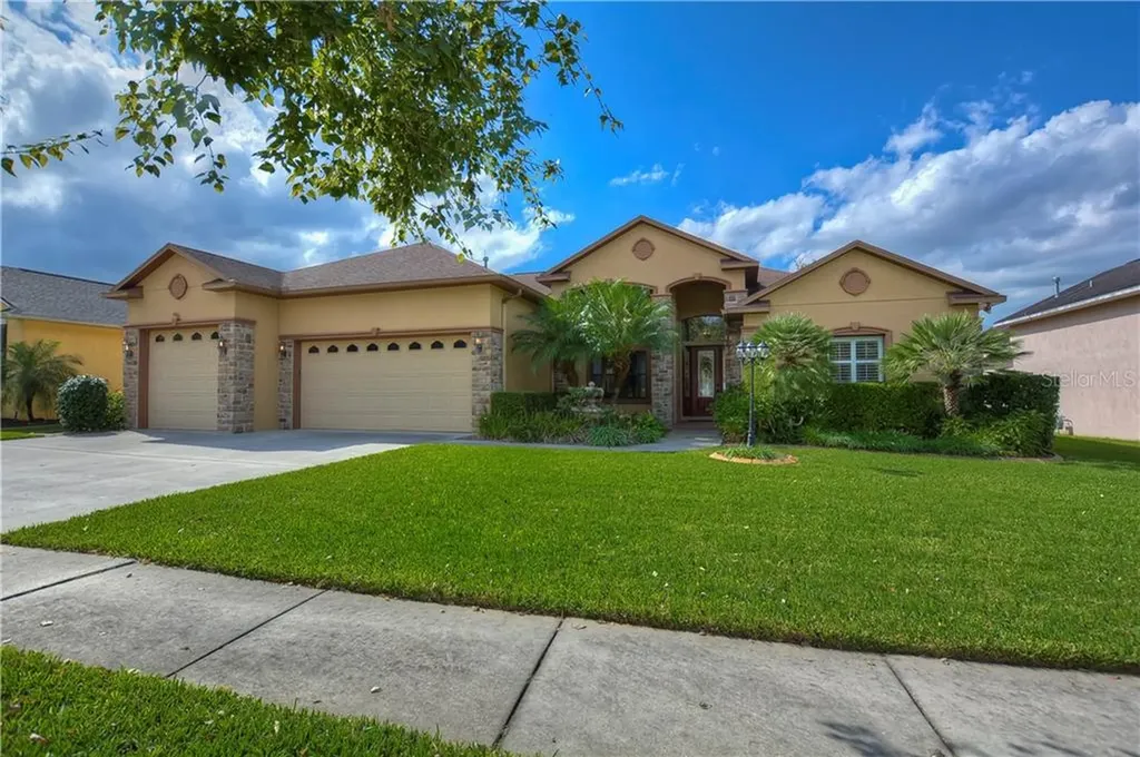 723 Citrus Wood Lane Valrico FL 33594