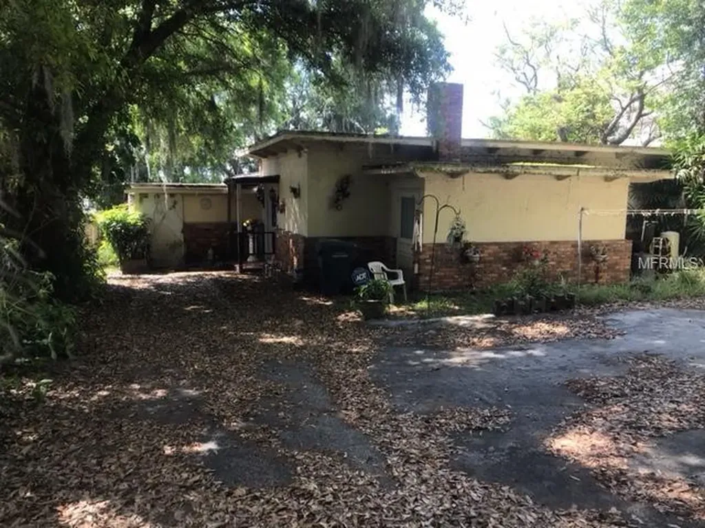 2012 Spirit Lake Road Winter Haven FL 33880