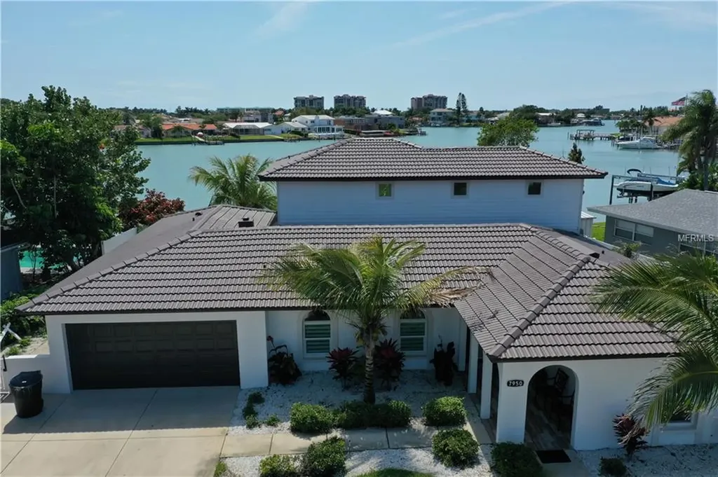 7950 9th Avenue S St Petersburg FL 33707