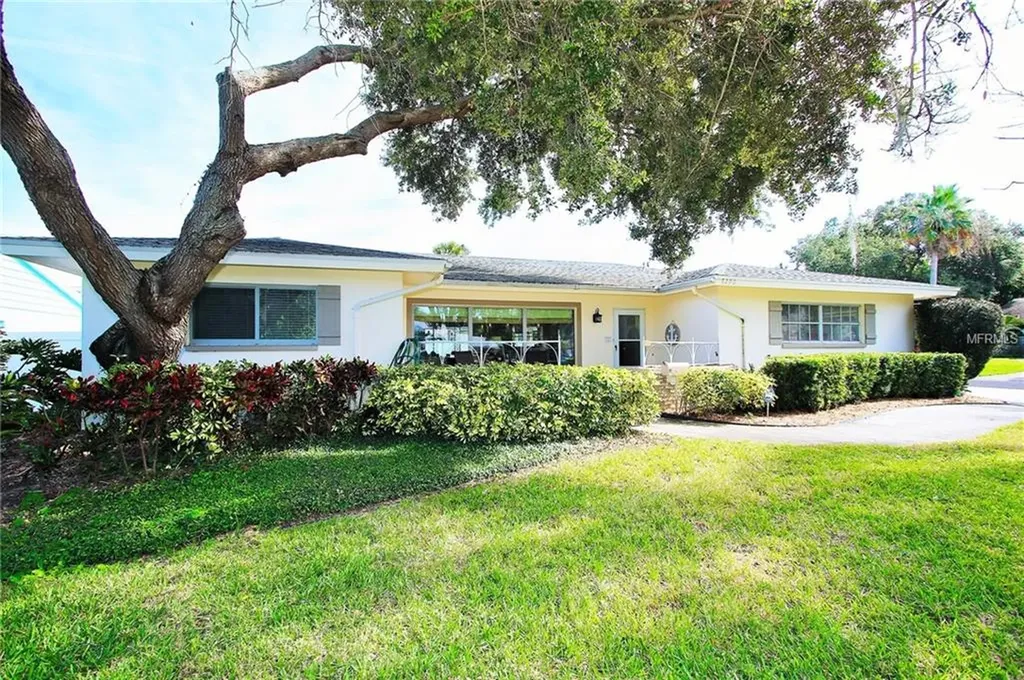 5290 42nd Street S St Petersburg FL 33711