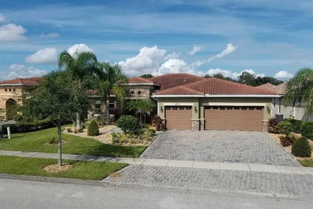 2311 Eagle Talon Court Kissimmee FL 34746