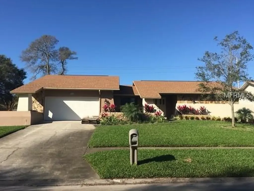 2408 Indian Trail W Palm Harbor FL 34683