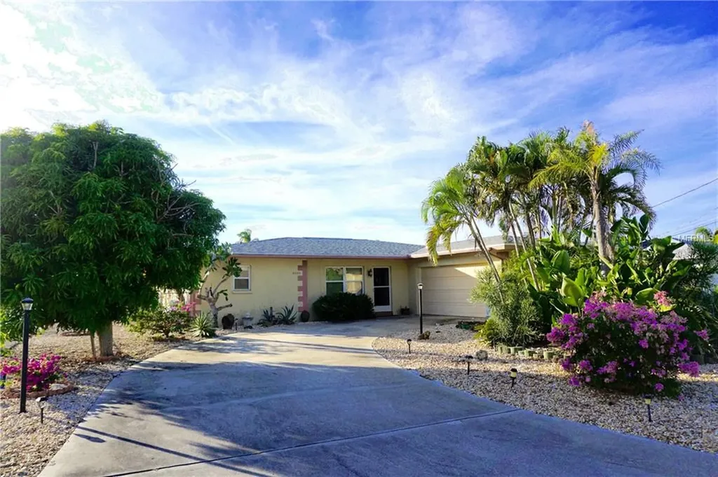 4204 Royal Palm Drive Bradenton FL 34210