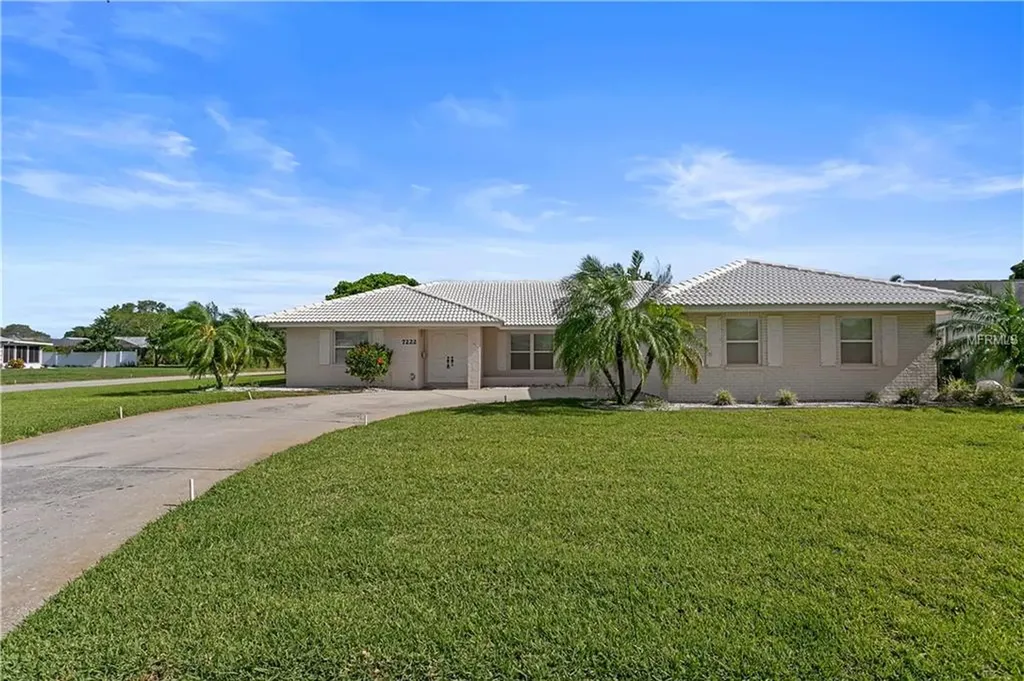 7222 13th Avenue Drive W Bradenton FL 34209