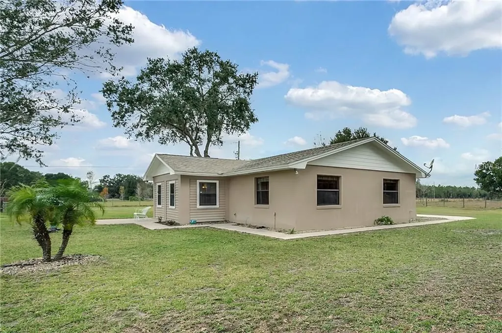 2650 Cr 762 Webster FL 33597