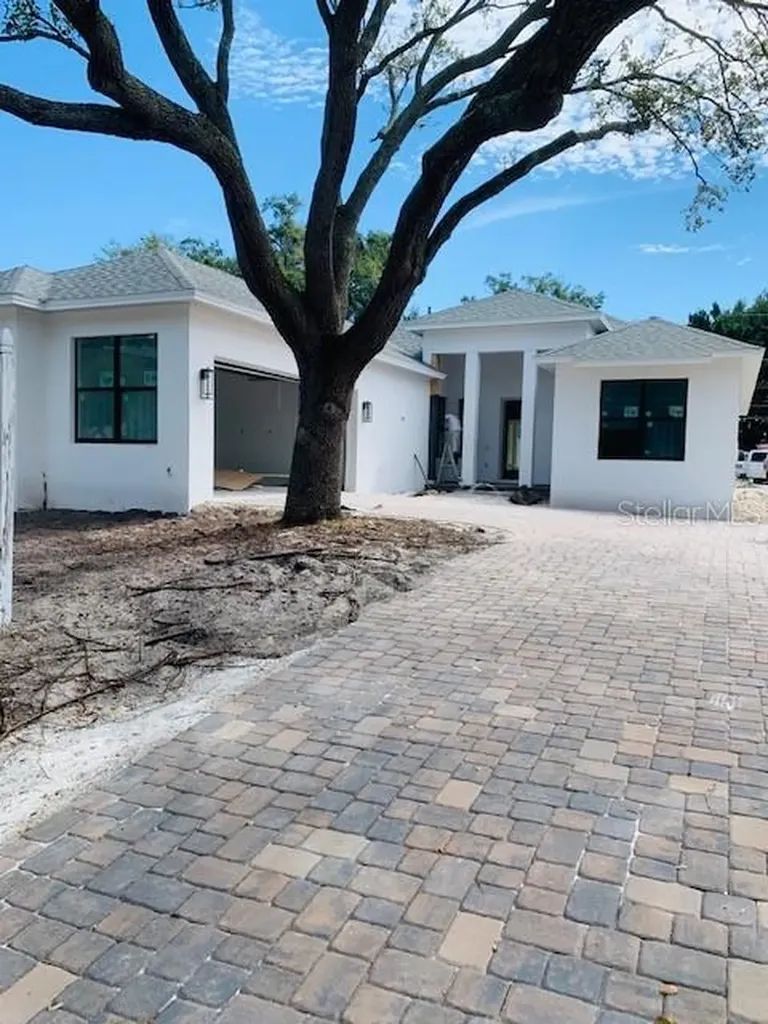 800 35th Avenue N St Petersburg FL 33704