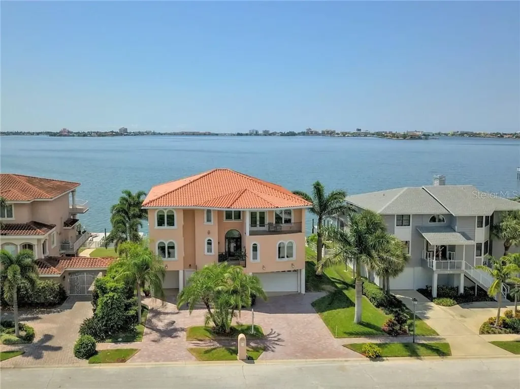 5915 Bayview Circle S Gulfport FL 33707