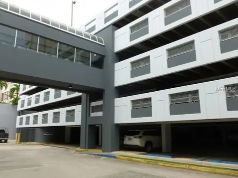 107 Gonzalez Guisti Avenue Guaynabo PR 00966
