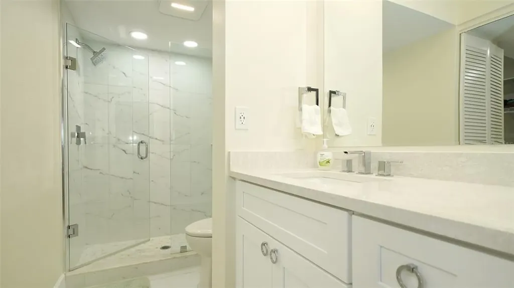 3240 Gulf Of Mexico Drive Longboat Key FL 34228