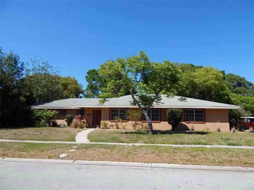 2507 Lake Ellen Circle Tampa FL 33618
