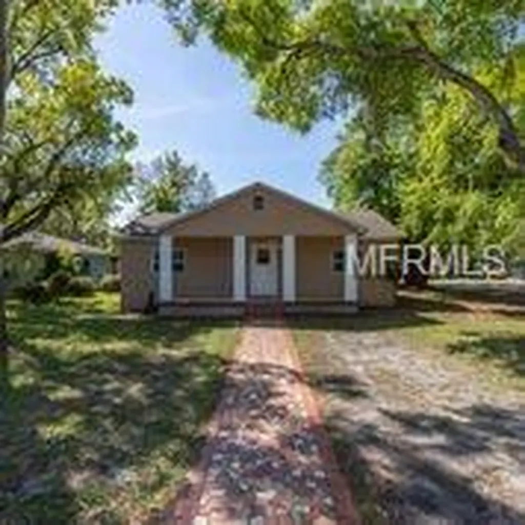 1601 E Genesee Street Tampa FL 33610