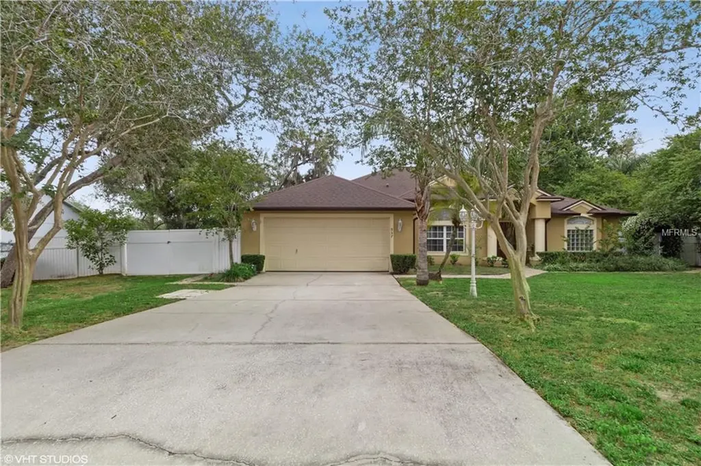 957 Courtland Boulevard Deltona FL 32738